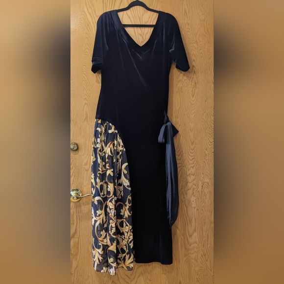 Italian Black Velvet Charlotte Maddison Exclusive Elegant Black and Gold Dress - threedaughtersproperties.com Italian Black Velvet Charlotte Maddison Exclusive Elegant Black and Gold Dress - threedaughtersproperties.com